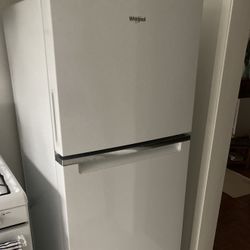 Whirlpool standard apartment fridge