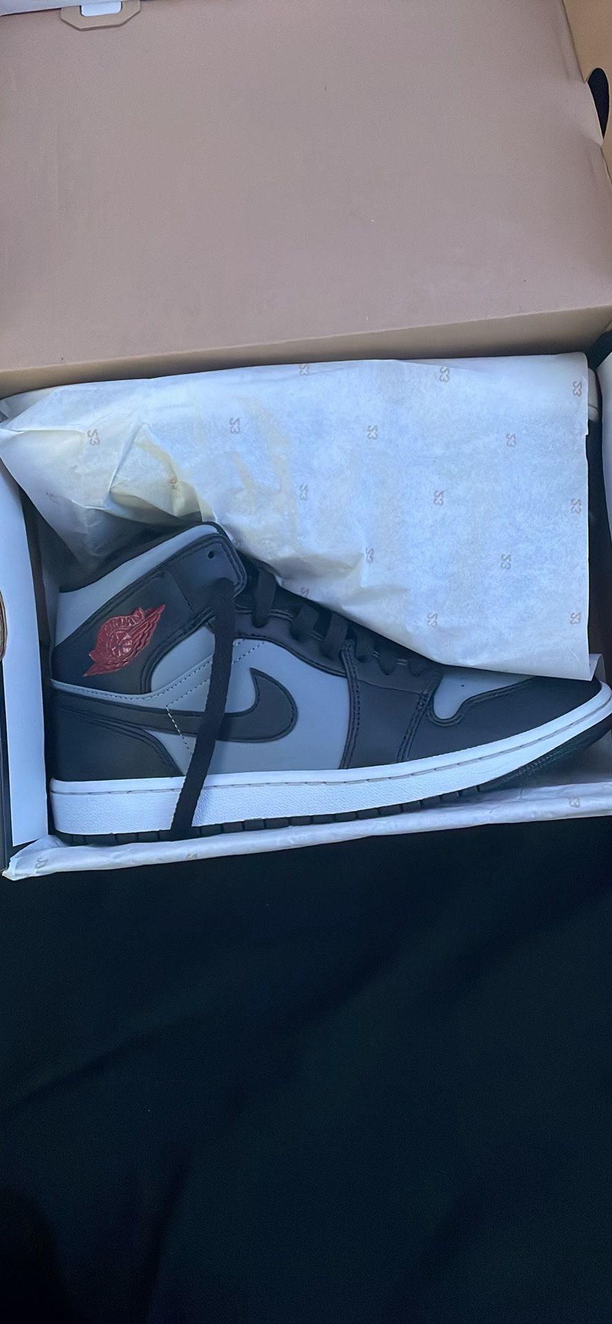 Jordan 1 Mid Shadow Red - Size 9