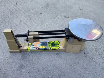 Triple beam scale