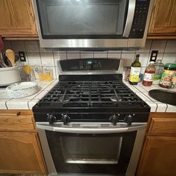 Whirlpool Stove & Microwave 