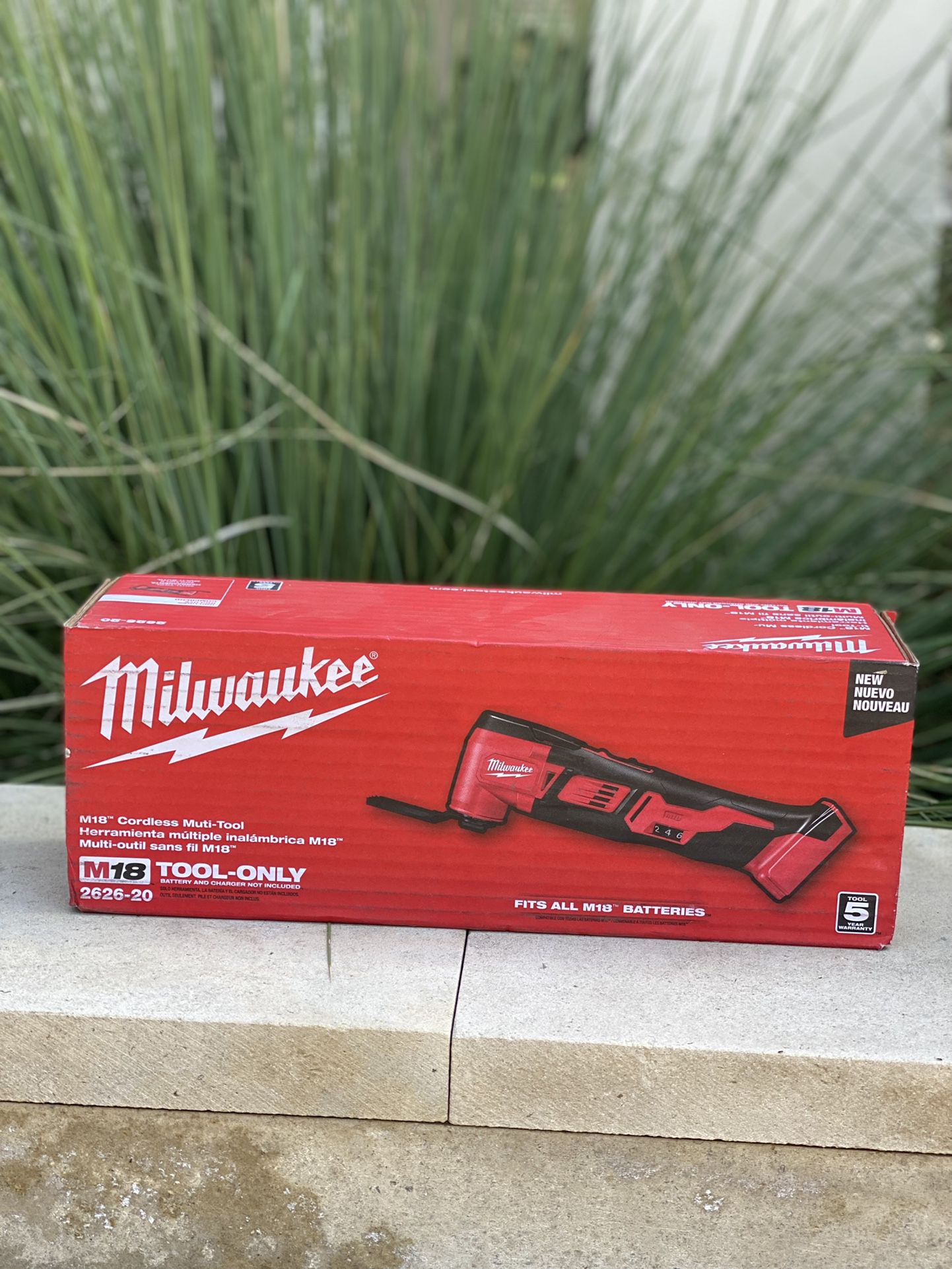 Milwaukee M18 18V Lithium-lon Cordless Oscillating Multi-Tool (Tool-Only)