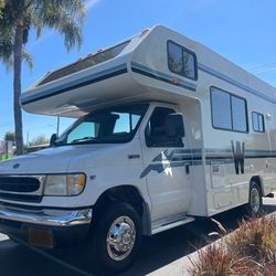 1998 Winnebago Micro Minnie