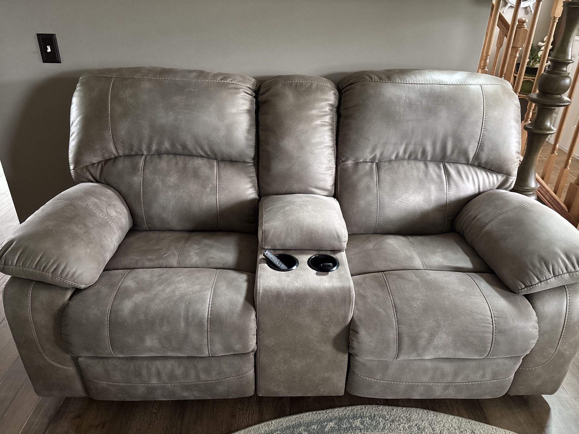 Dual Power Headrest & Footrest Reclining Loveseat