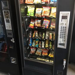 SODA AND SNACK VENDING MACHINE