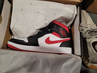 Air Jordan 1 Mid Size 8