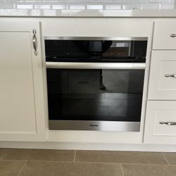 24” Miele Oven - Barely Used