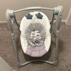 Graco Slim Spaces Compact Baby Swing