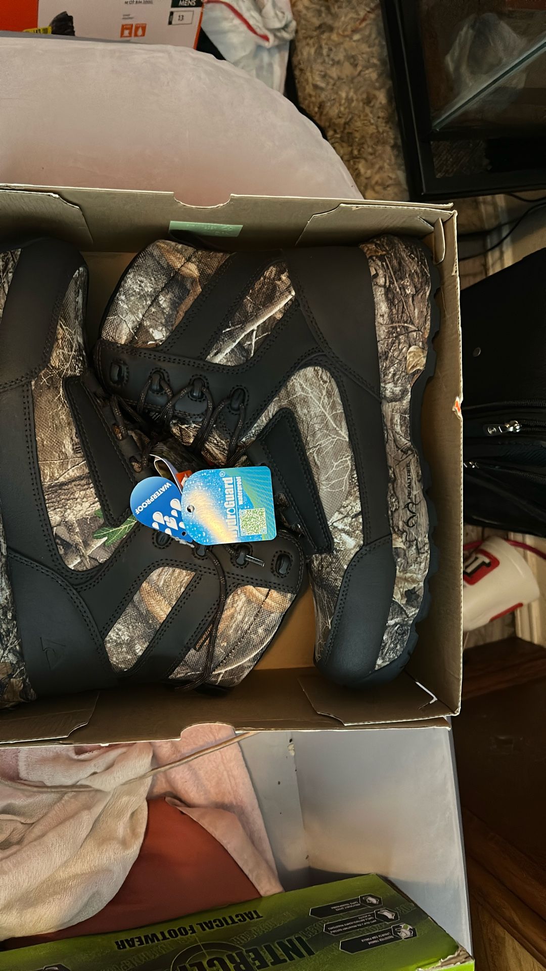 men’s camo boots