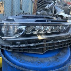 2018 - 2022 Honda Accord Headlights Headlamp Halogen Driver Side 