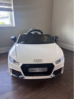 Power wheels Audi 12 V single passenger with charger