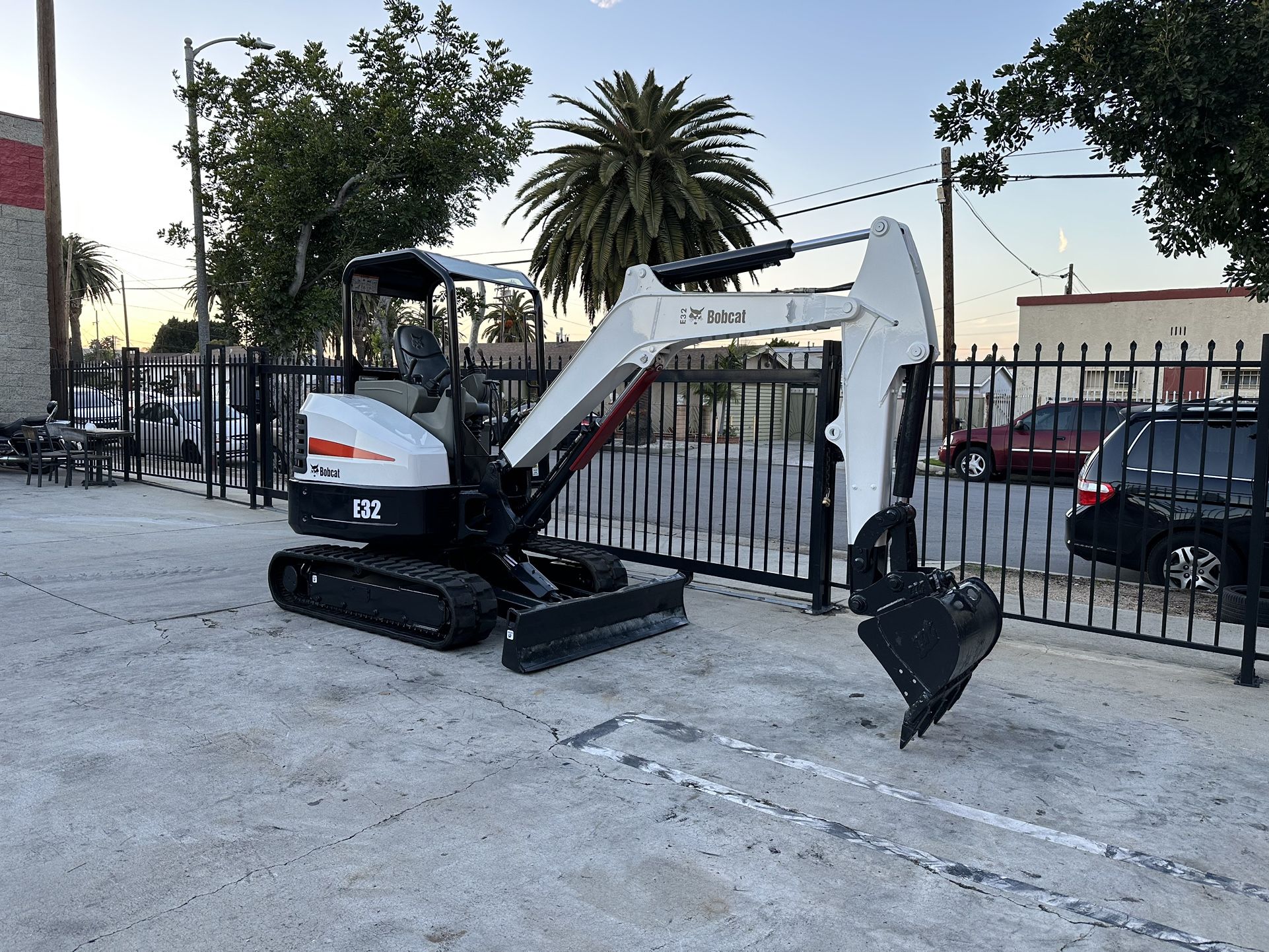 2016 Bobcat E32 Mini Excavator 