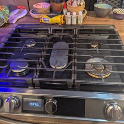 Smart Slide-in Electric Range 6.3 cu. ft. with Smart Dial & Air Fr