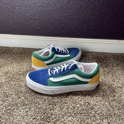 Lightly Used 2018 Van Old Skool ‘Yacht Club’ Men’s Size 5.5/ Women’s 7