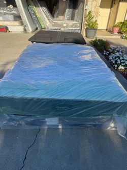Beautyrest Mattress and Box Spring Set