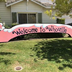WELCOME SIGN from HOW THE GRINCH STOLE CHRISTMAS Lawn Art