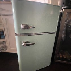 Insignia Retro Mini Fridge