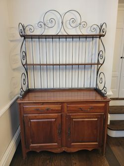 Ethan Allen Sideboard w Bakers Rack