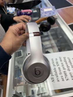 Beats solo 3 wireless silver mint condition