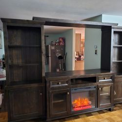 Signature By Ashley Entertainment Center With Fireplace