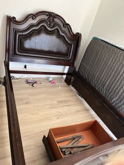 Queen bed frame + 2 nightstands