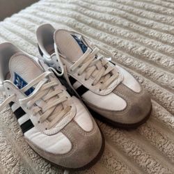 Samba adidas shoes (4.5 youth)