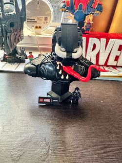 LEGO Marvel Venom Bust with Minifigure