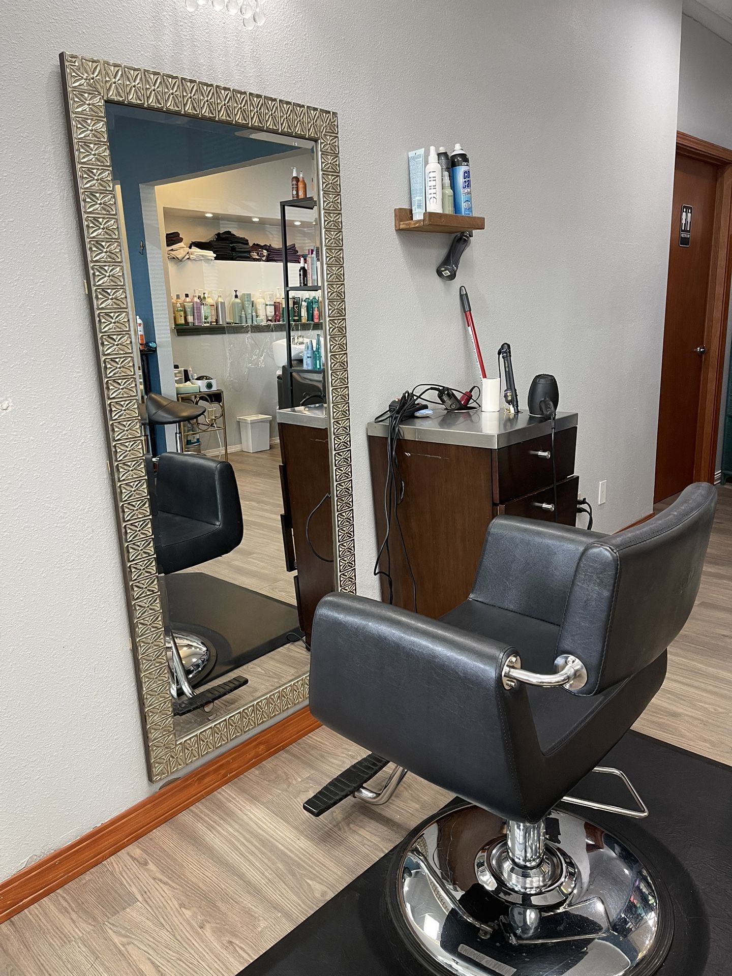 Salon Stylist Station (home or work)