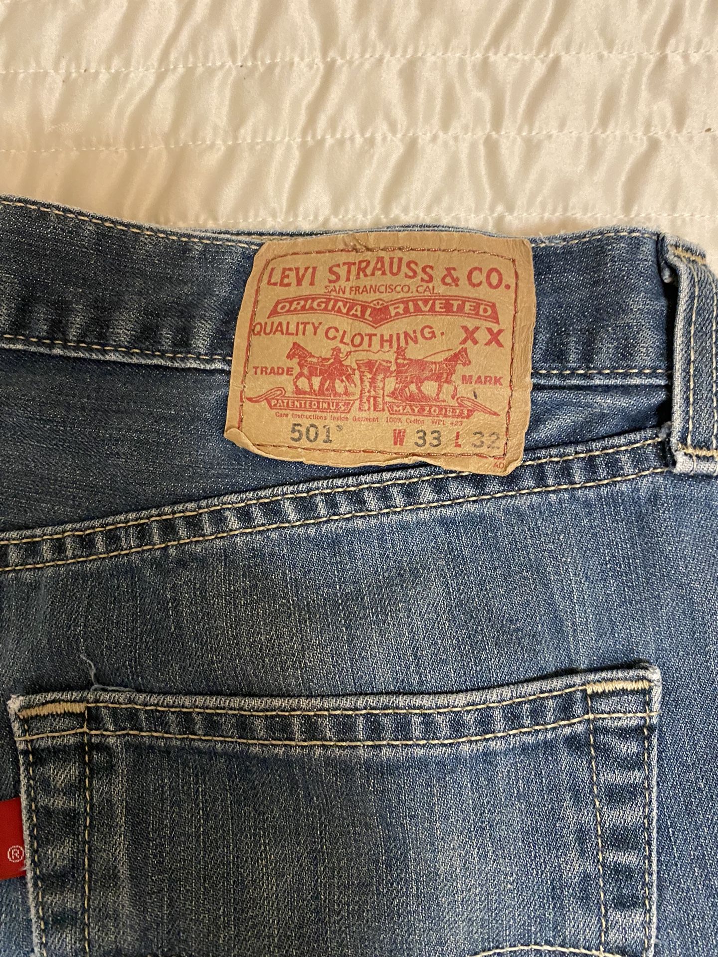501 Levi Jeans 33x32