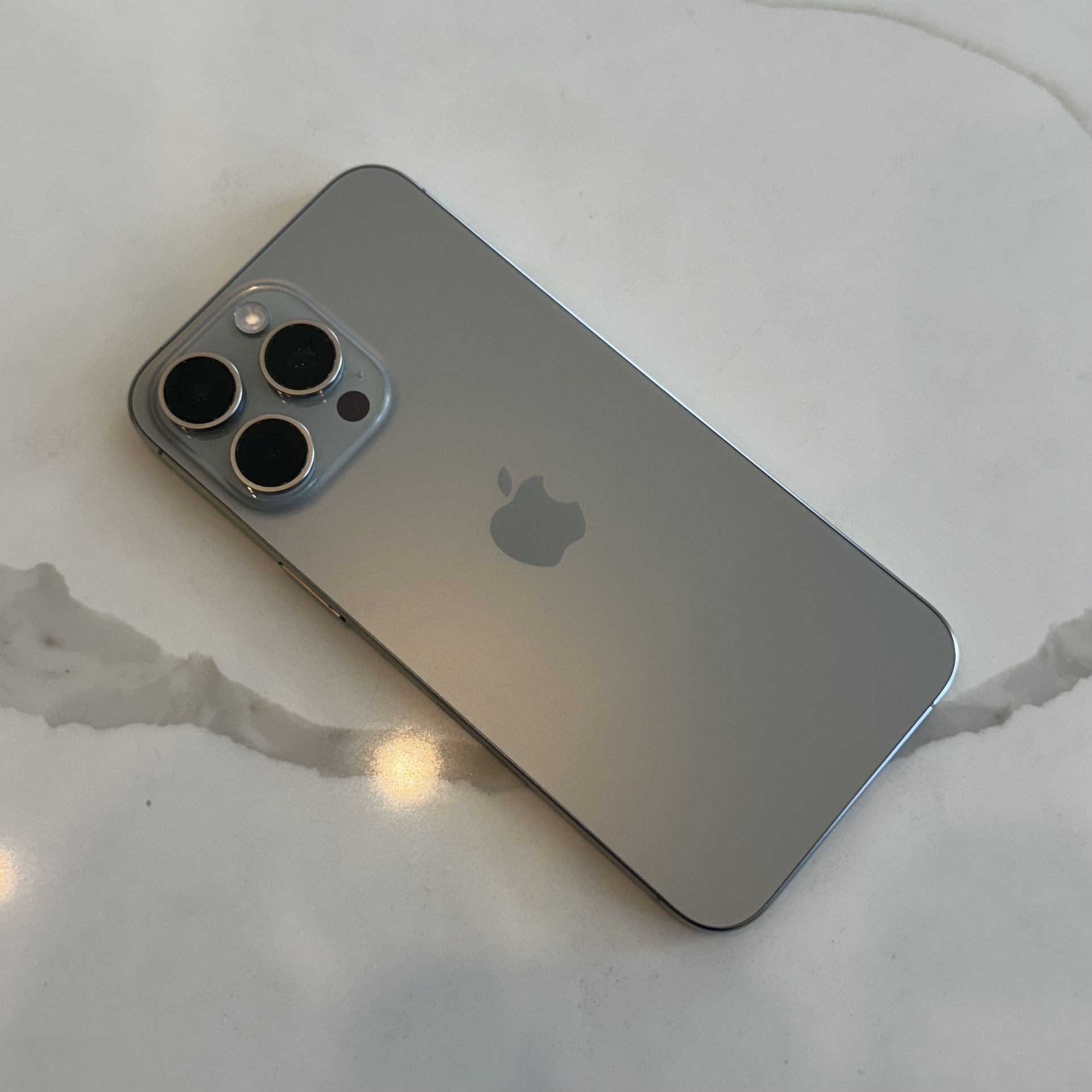 iPhone 15 Pro Max Unlocked