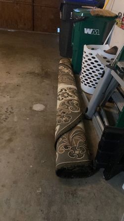 Free round area rug