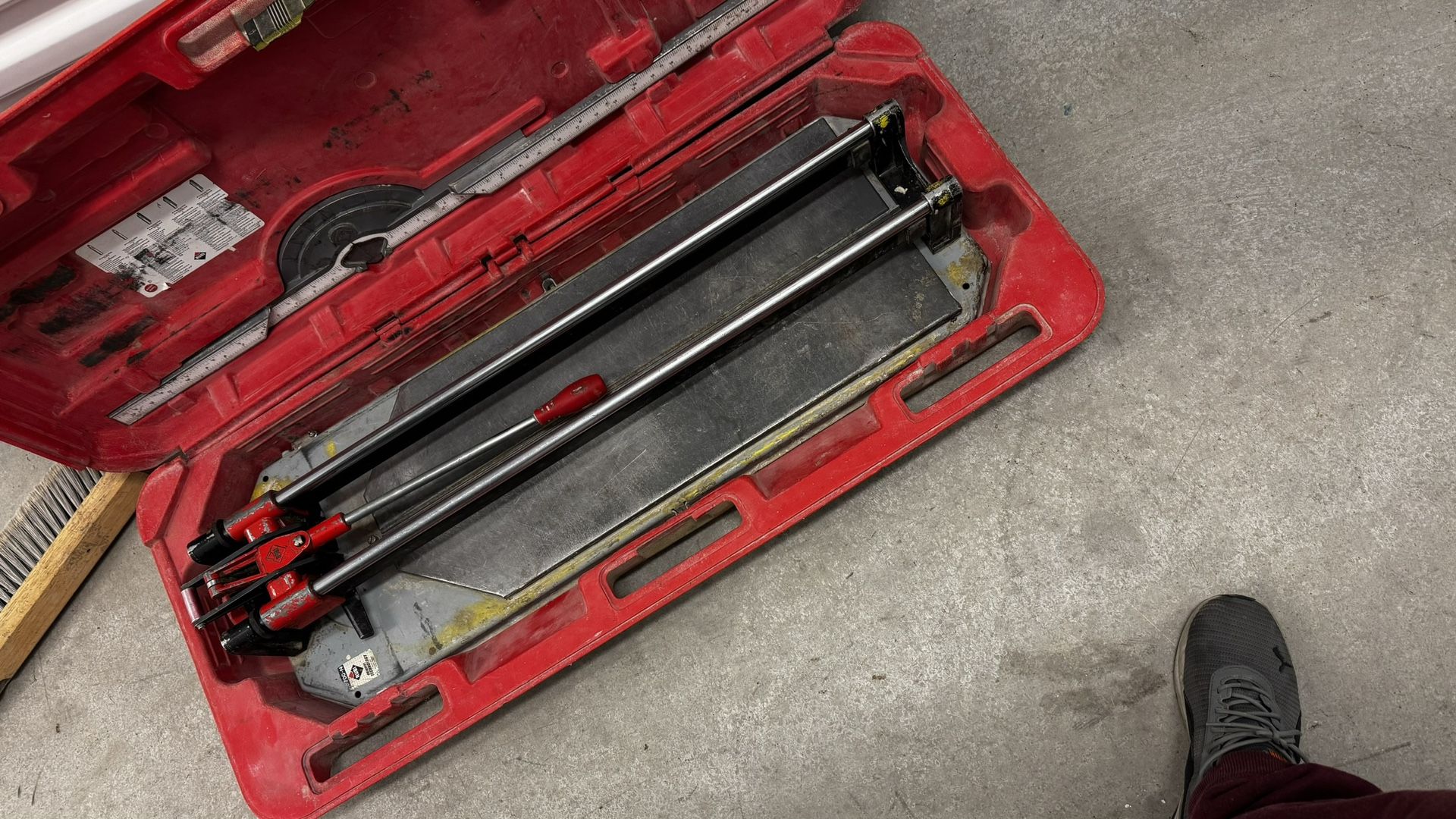 TILE CUTTER