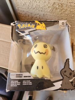 Jazwares select Pokemon mimikyu figure good shape book has damage