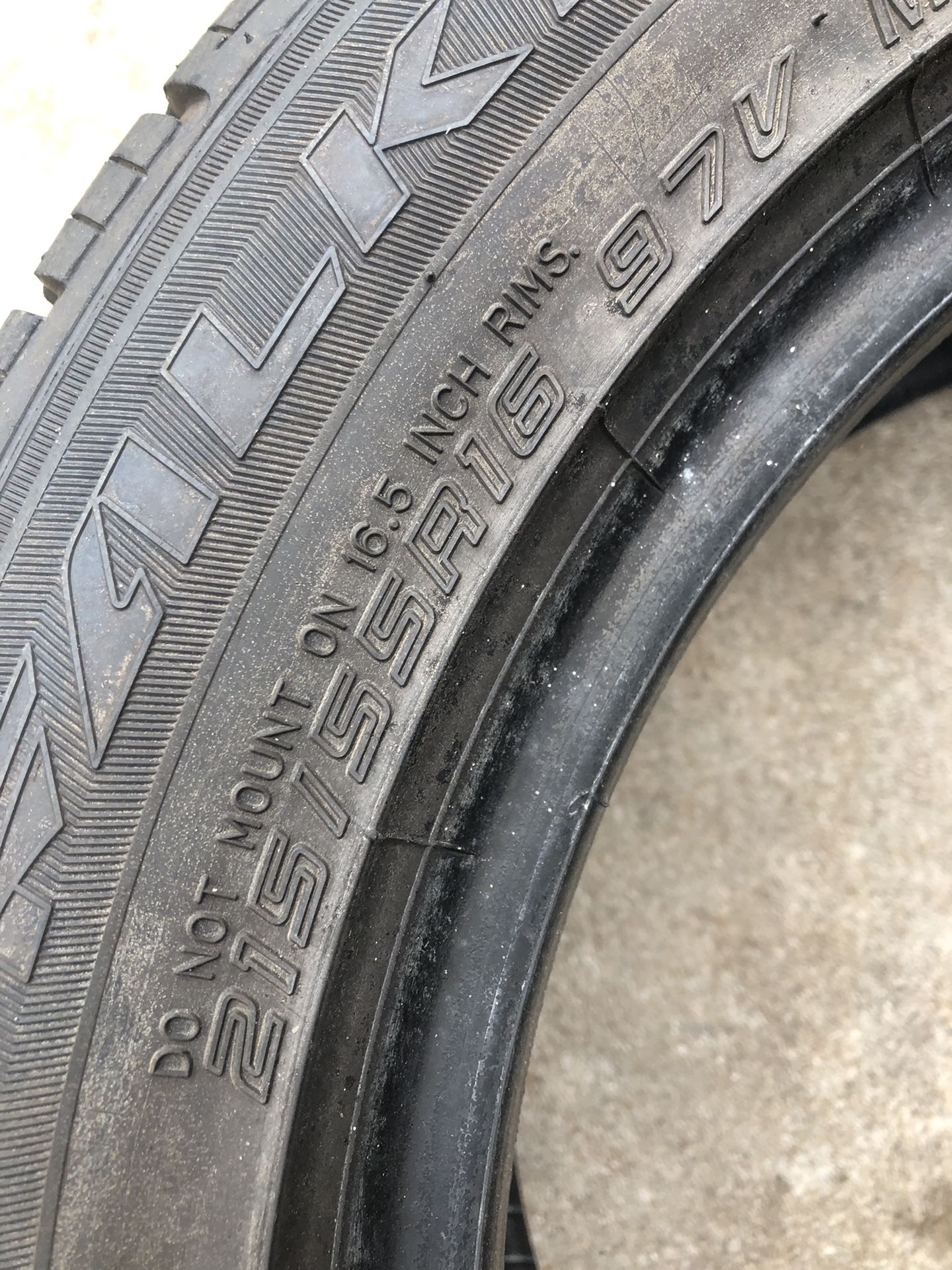 215/55/r16 Tire. New