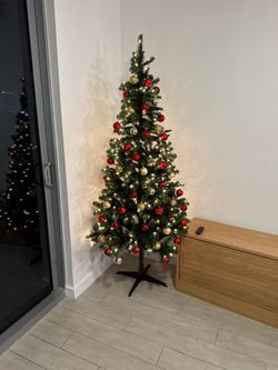 6.5' Pre-Lit Christmas Tree + 50 pc Ornament Bundle