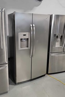 GE Side-by-Side Stainless Steel Refrigerator Fridge
