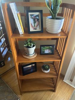 Foldable shelf