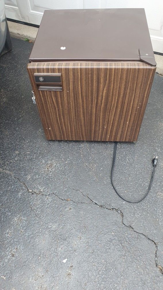 Mini Fridge With Freezer