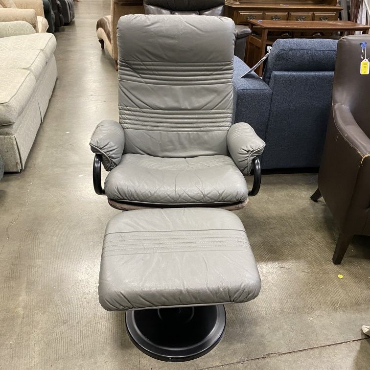 Grey Striped Stressless Style Reclining Chair & Ottoman