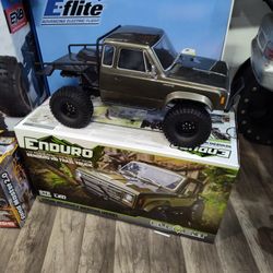 RC  Electric Rock Crawler Enduro Element Sendero Ready To Run Including Remote To Brand New