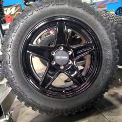 Gran Oferton En Rines Method 20x9 6x139.7 Y Llantas 33x12.50R20 Para  Trocas Y CAMIONETAS De 6 Birlos (Financiamos)