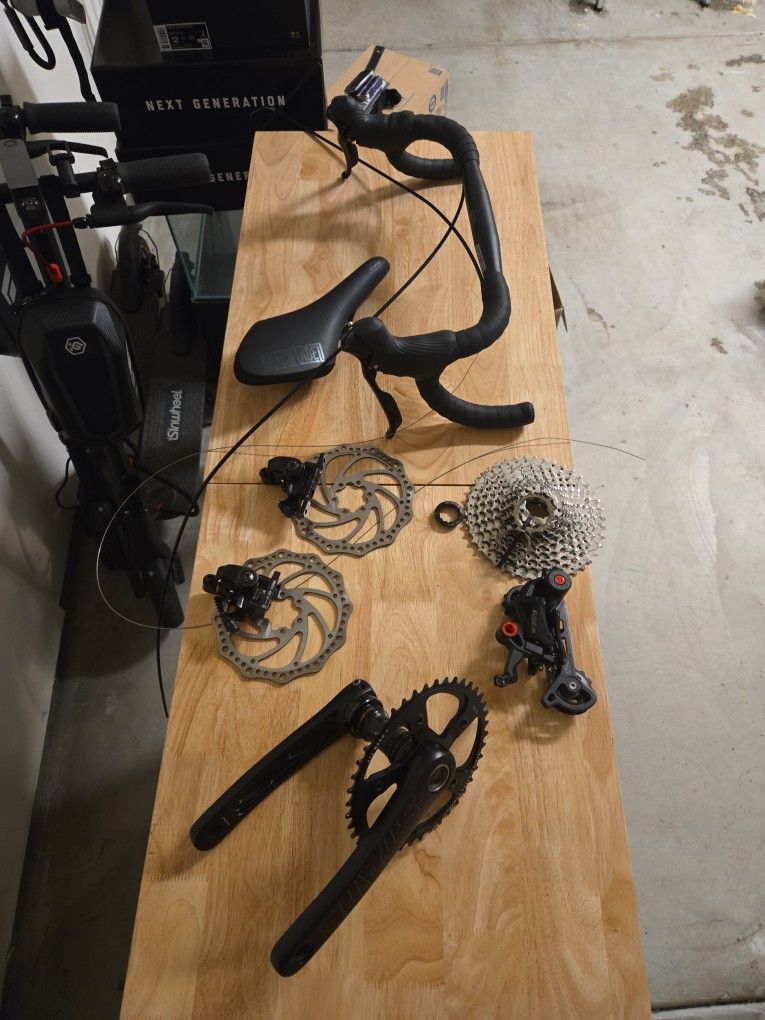 Selling Used Mint Groupsets Everything In The Pictures Included Bicycle Parts Bike Road 11 Speeds Disc Brakes Handle Bar Black Label