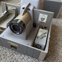 TDC Selectron Slide Projector With Extra Light Bulb 
