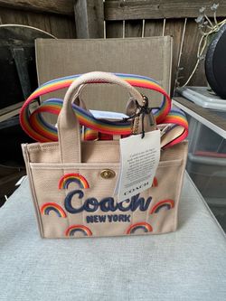 Coach cargo tote26