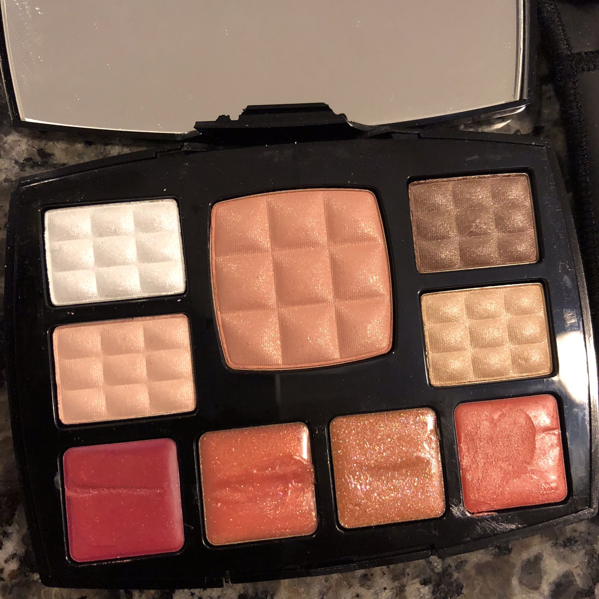 Chanel makeup palette for Sale in Henderson, NV - OfferUp