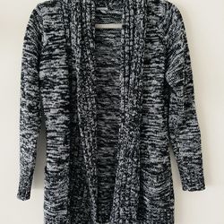 Charlotte Russe grew gray and black speckled cardigan knit wool open sweater with pockets