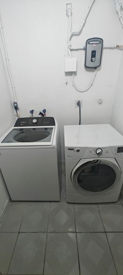 Whirlpool Washer and Dryer set