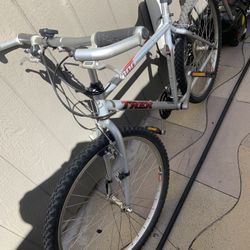 Mountain Bike 26” Everything Works