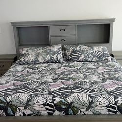 King Bed With Mattress 