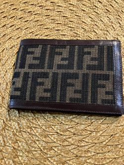 Cartera Fendi Canva