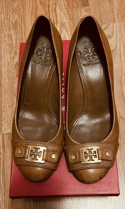 Authentic Tory Burch Brown Wedge Size 9 With 3 Inches High 